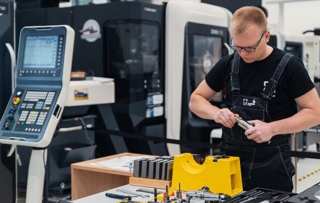 Современный ЧПУ-станок